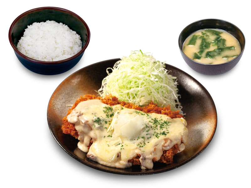 「2種のチーズのチキンかつ玉子とじ丼」690円(税込)1227kcal