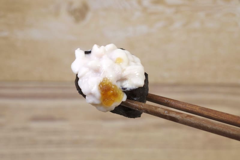 鍋の具では定番の「北海道産真鱈白子」は、寿司のネタに据えてもメチャウマ！