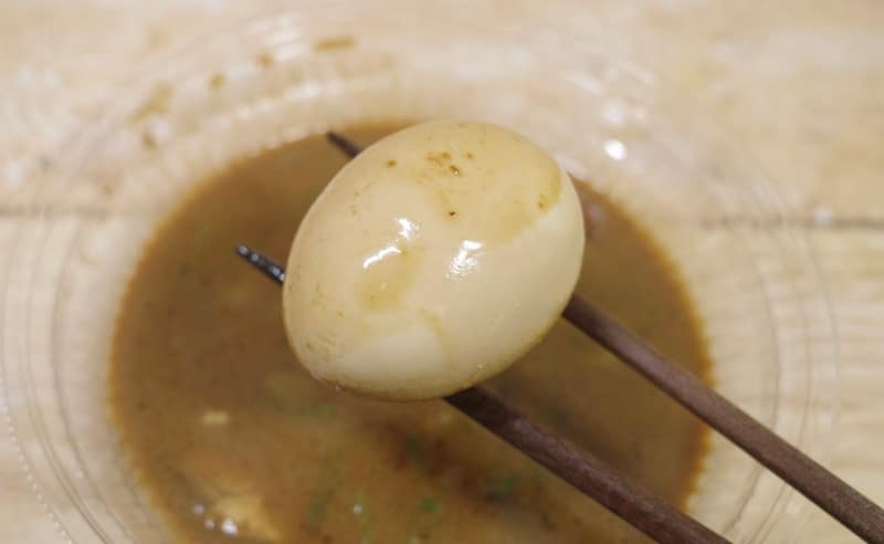 味玉は黄身が半熟気味なのが最高！