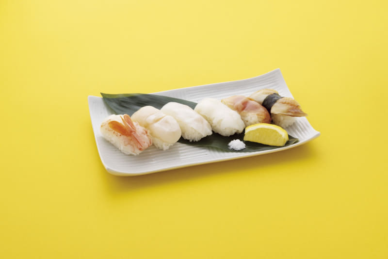 「塩レモンで食べるお寿司」6貫790円(税込)