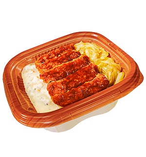 「ファミチキ×タルタルチキン丼 キャベツ炒め入り(カレー風味)」598円(税込)