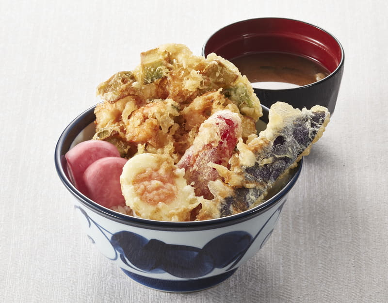 「ウチらのカラフル天丼(みそ汁付)」830円(税込)