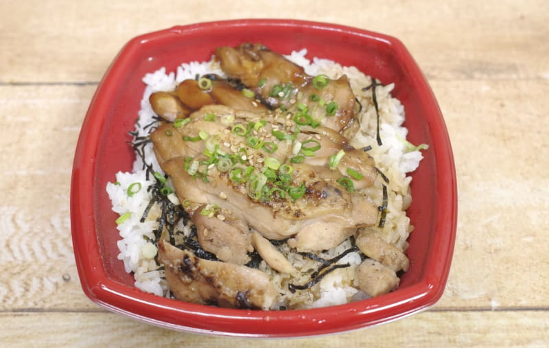 鶏の照り焼きは肉厚なのも吉！