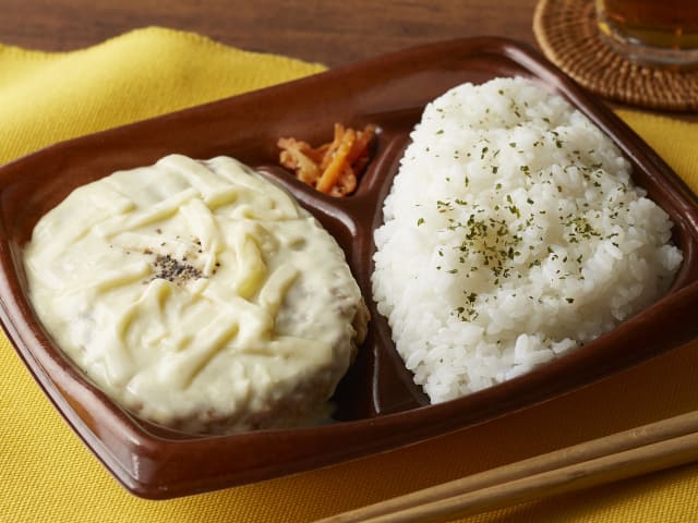 ハムとチリチェダーチーズのカルツォーネのレシピ