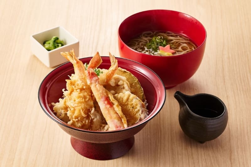 「本ズワイガニと海老天2尾入り天丼セット」1,580円(税込)