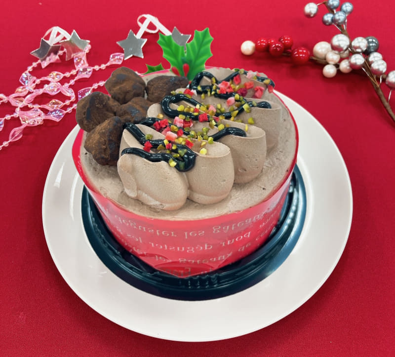 「クリスマス 生チョコトリュフの4号ケーキ」1,706円(税込)、サイズ：直径約12cm