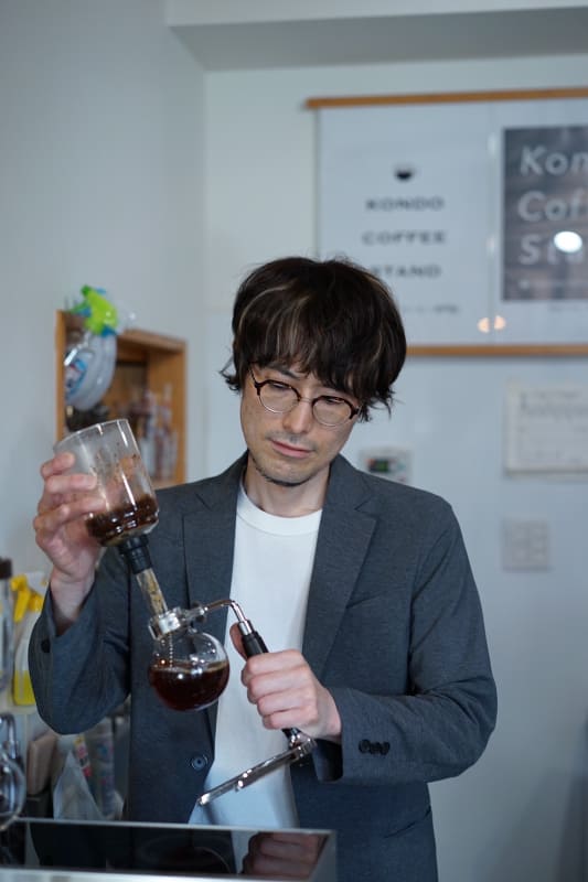 「KONDO COFFEE STAND」店主の近藤寛之さん