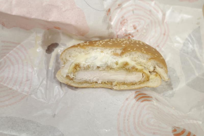 「グレートホワイト・チーズバーガー チキン」は、量、味の良さともに、最初に食べた「グレートホワイト・チーズバーガー シングルビーフ」を完全凌駕！