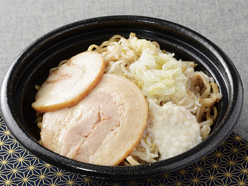 「肉盛！ 満腹濃厚豚ラーメン」678円(税込)956kcal