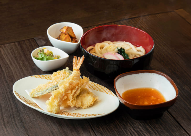 「おこさま天ぷら定食」(海老、かぼちゃ、鶏もも肉)　税込900円 ※イメージ