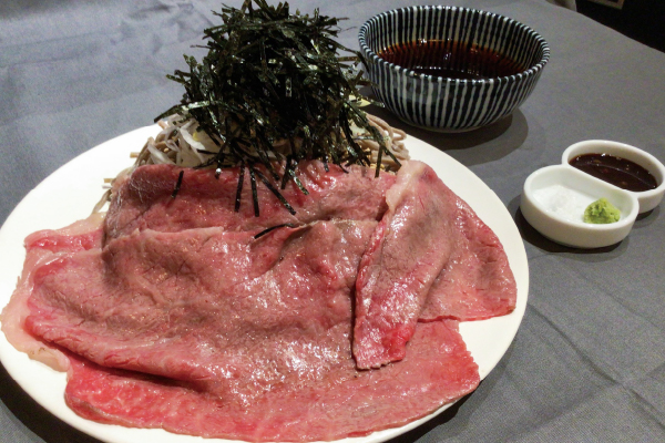 「松阪牛の炙り肉そば」 2,200円(税込)