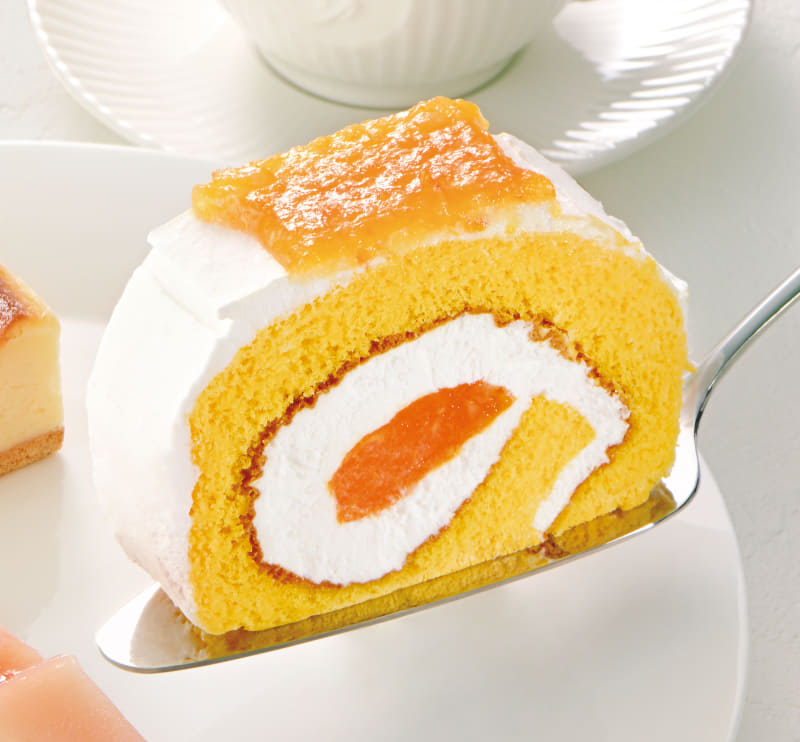 「オレンジとヨーグルトクリームのロールケーキ」490円(税込)