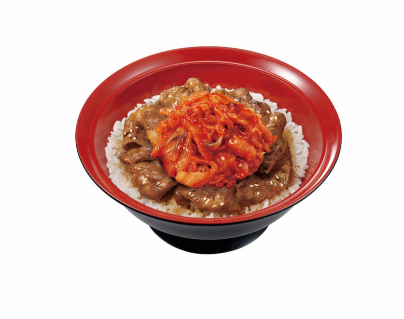 「キムチ牛カルビ焼肉丼」並盛870円(税込)934kcal、ごはん大盛900円(税込)1,072kcal、特盛(肉2倍ごはん大盛)1,150円(税込)1,544kcal