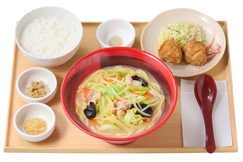 「野菜タンメンとから揚げの定食」1,060円(税込)1,032kcal