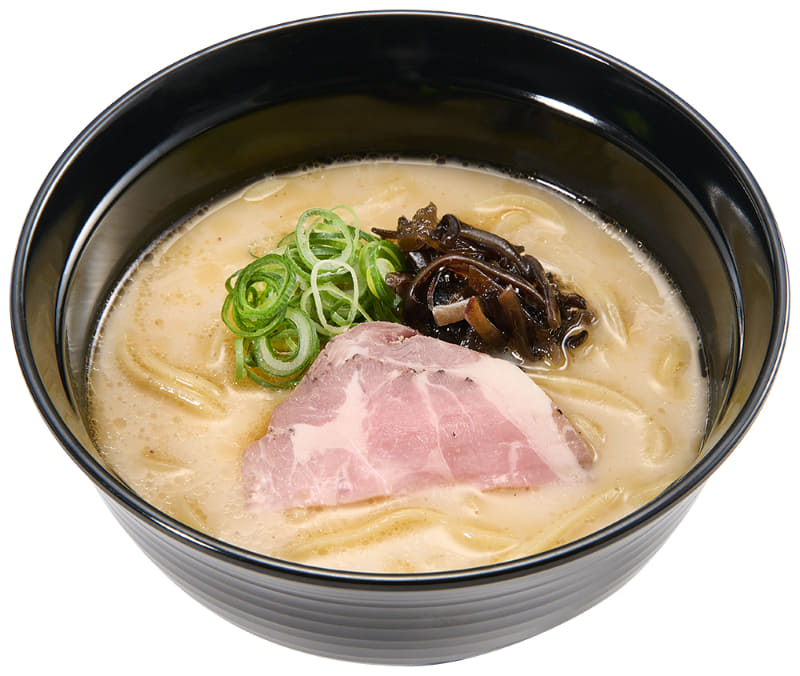 「豚骨鯛だしラーメン」450/460/490円(税込)324kcal