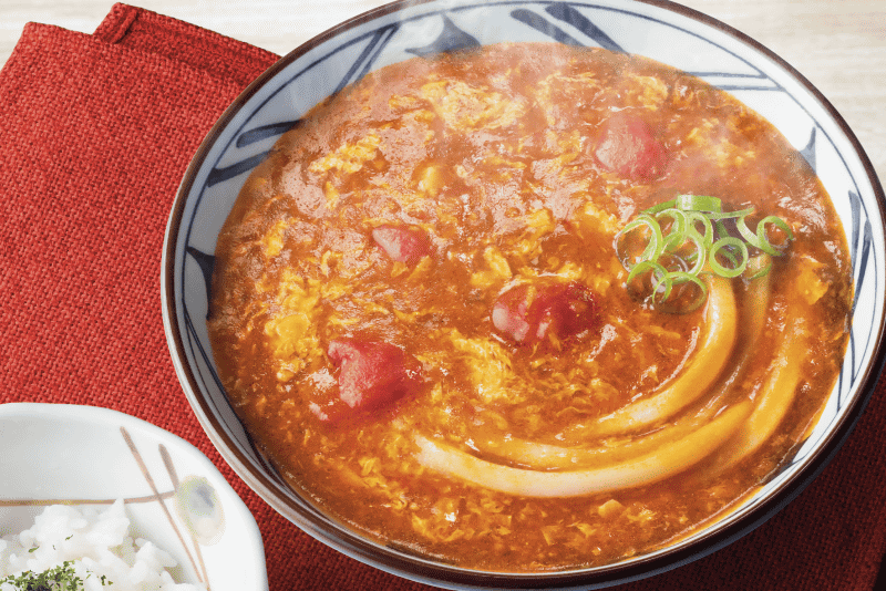 「トマたまカレーうどん」並820円(税込)、大980円(税込)、得1,140円(税込)