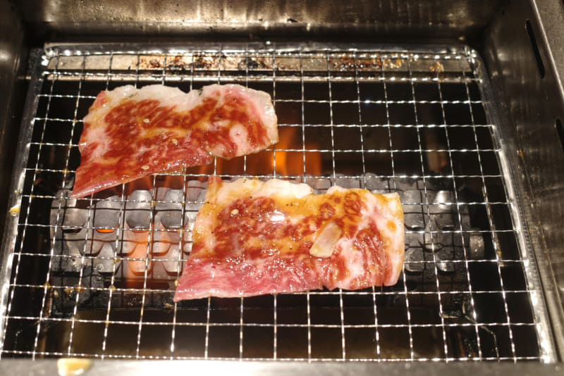 近江牛焼きしゃぶの焼き時間は両面で合計30秒ほどでOK！