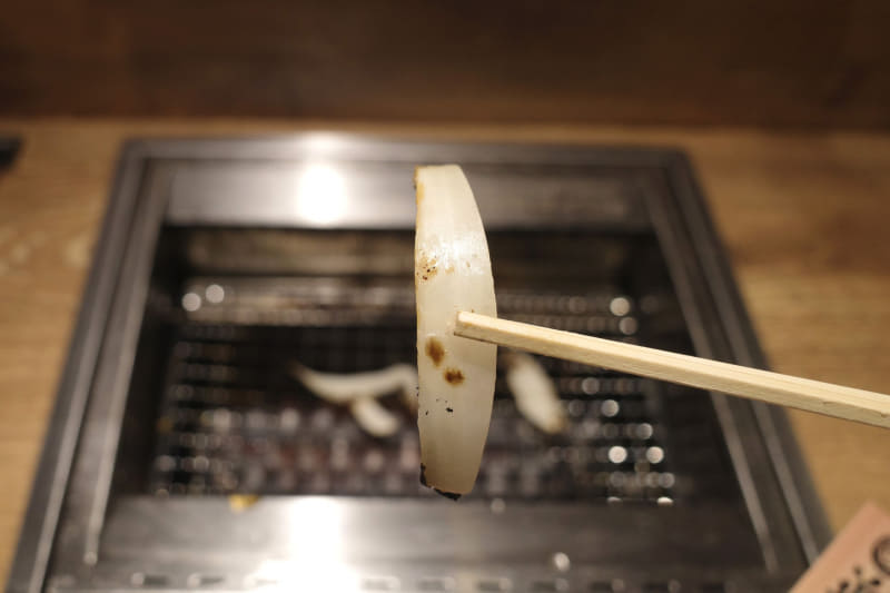 玉ねぎはフレッシュな甘さと水気が感じられ、旨味濃厚な近江牛との親和性も高め！