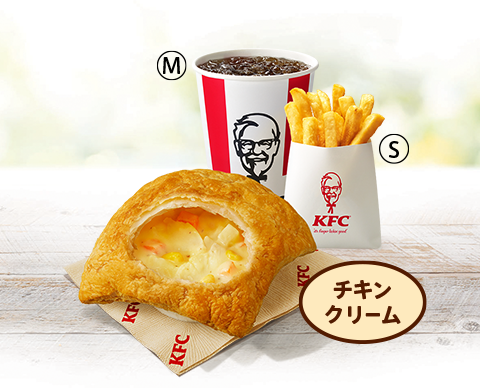 「チキンクリームポットパイセット」ポテトS、ドリンクM付き860円(税込)