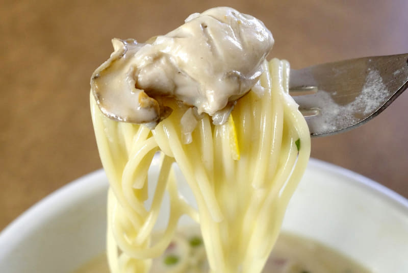 パスタに播磨灘産牡蠣を絡めて食事をFINISH！