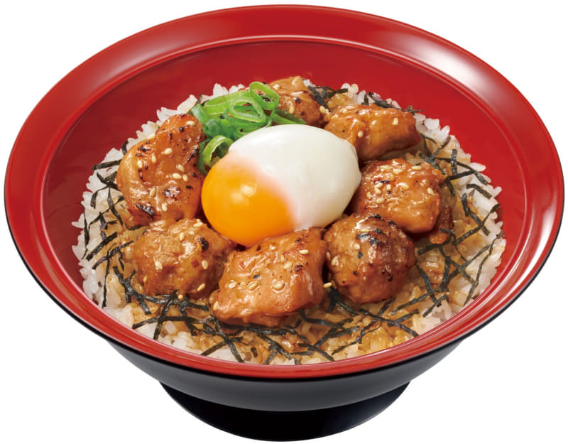 「おんたま炭火やきとり丼」並盛740円(税込)790kcal、ごはん大盛780円(税込)938kcal、特盛(やきとり2倍ごはん大盛)1,040円(税込)1,194kcal