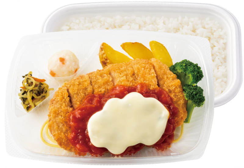 「濃厚チーズ×トマトソース チーズトマトソースカツ弁当」780円(税込)929kcal