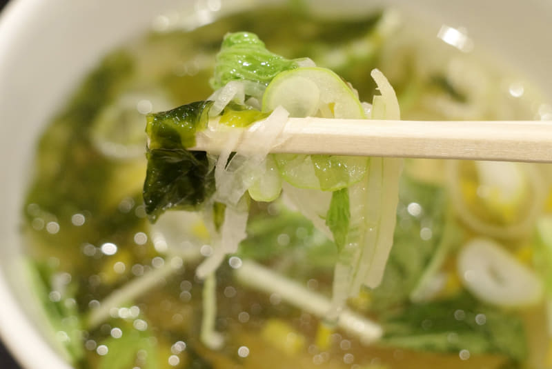 海苔、柚子、白髪ねぎ、水菜は、つけ麺をすする際に味に緩急をつけたい時にピッタリ！