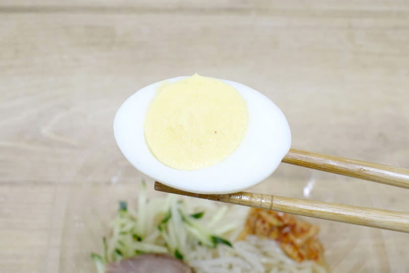 ゆで玉子は固茹でスタイル！