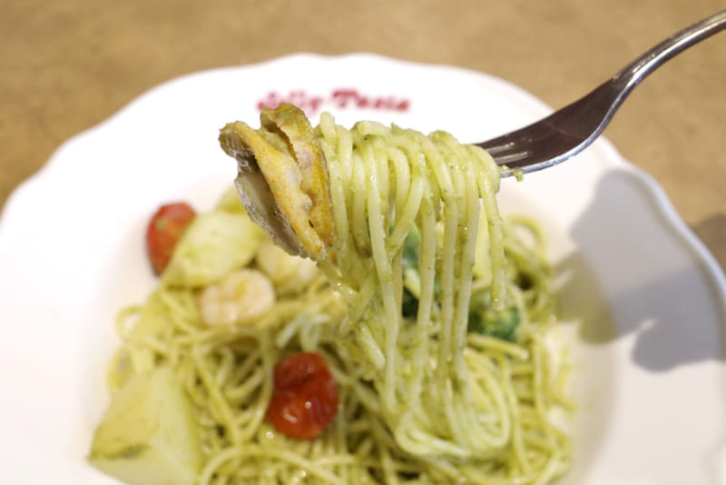 ジェノベーゼパスタは帆立をペアにして喰らうのが正解！