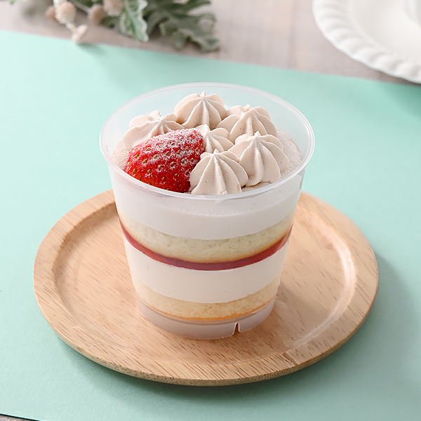 「植物生まれのいちごのショートケーキ～いちごホイップ仕立て～」358円(税込)