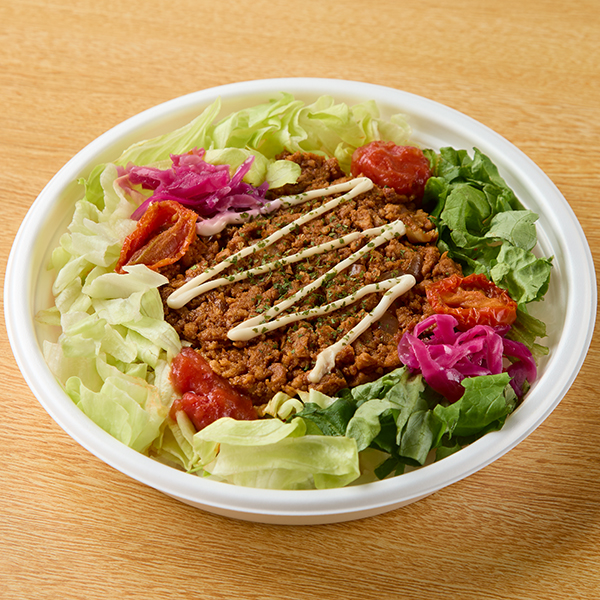 「スパイスの香り広がる植物生まれのピリ辛タコライス」598円(税込)534kcal
