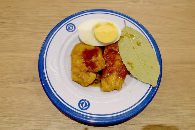 「チキンアドボ」にはローリエと鶏肉、煮玉子がIN！