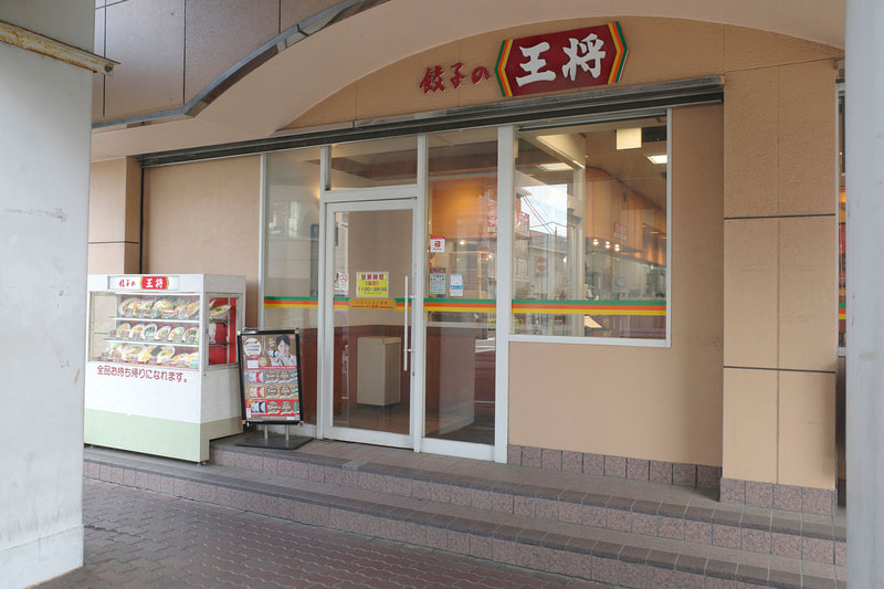 店舗入口では「上海焼きそば」の発売告知は無し