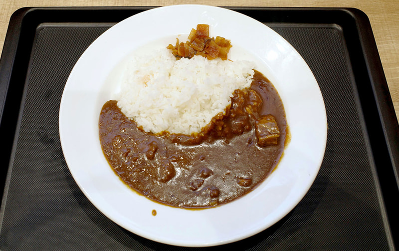 「欧風牛タンカレー」は思いのほか牛タンの絵力が強い！
