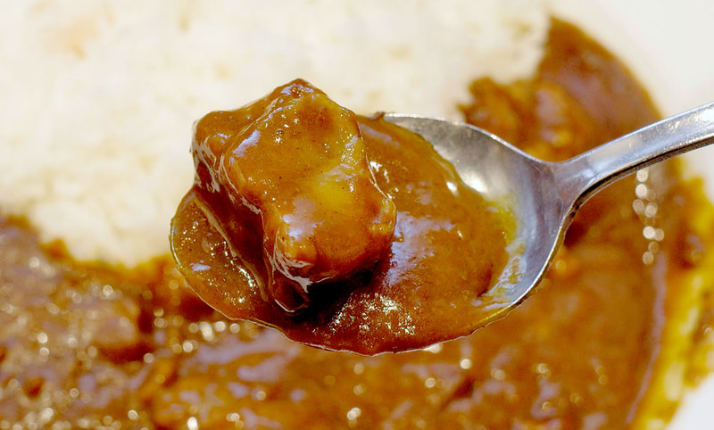 牛タンはカレールーの味に負けないくらいに旨味強強！
