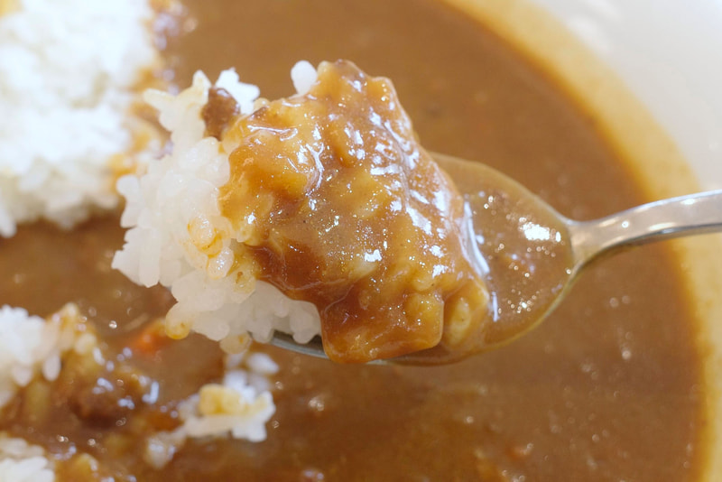 素のカレーライスはかなり甘々！