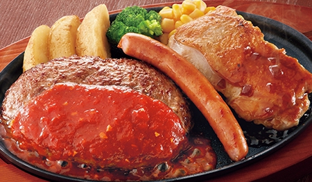 【参考】通常の「ミックスグリル」(税込878円) エネルギー 847kcal、たんぱく質 41.6g、脂質 59.5g、炭水化物 30.4g、食塩相当量 4.4g