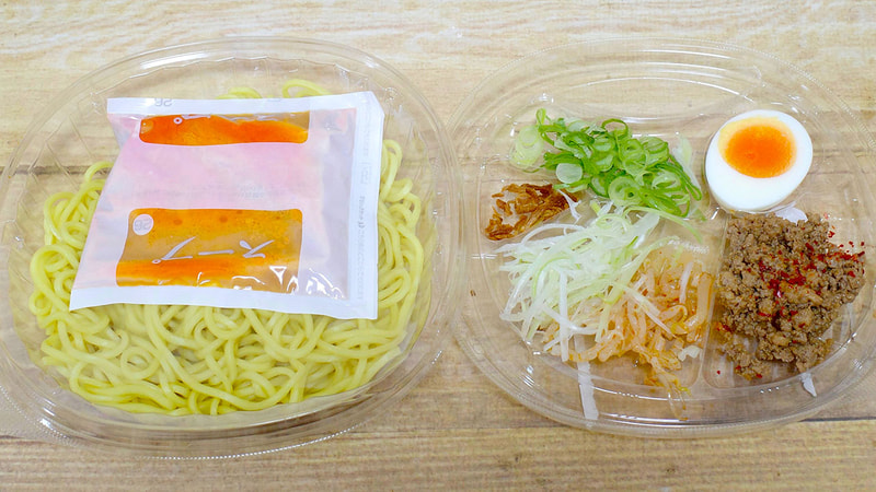 「さっぽろ純連監修 冷し味噌担担麺(まぜそば)」は、食べる直前に麺にタレ、具を投入する方式を採用！