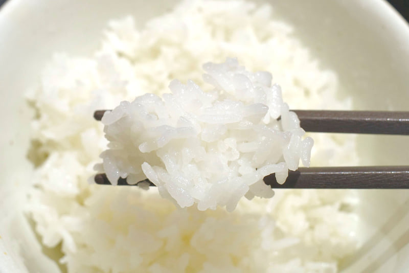 麻婆豆腐を受け止めるご飯はハリのある炊き加減！