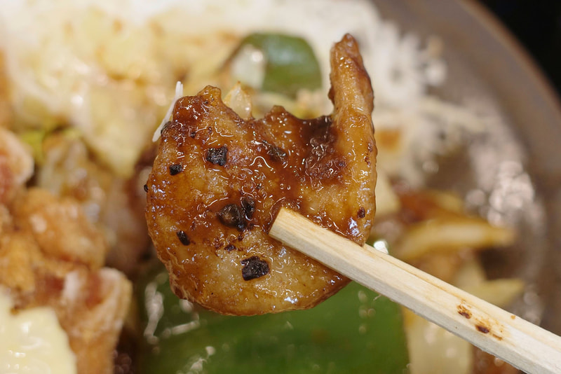 豚肉は素材の持つ旨味は申し分ないものの、味噌ダレが強く効きすぎている欠点があり！
