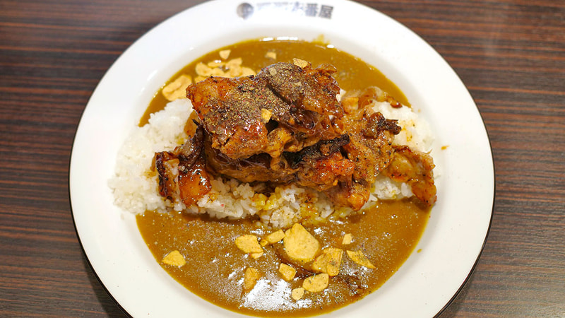 「ホロ肉ドカンとガーリック＆ペッパーカレー 肉塊LEVEL2」は、肉塊LEVEL2の時点でボリューミー！