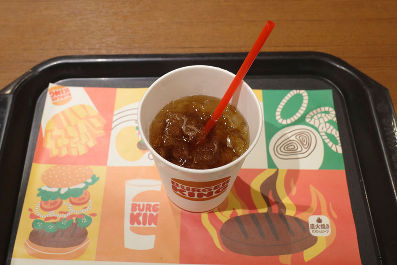 「ピックルボールバーガー」+「チキンナゲット極辛ZII」に、〆は相性バッチリな「烏龍茶(Mサイズ)」でFINISH！