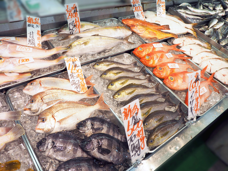 対面売場では身おろし調理無料です