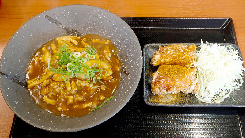 「カレーからあげとカレー南蛮丼セット」にはカレー南蛮丼、カレーからあげ、千切りキャベツがセットになっています！