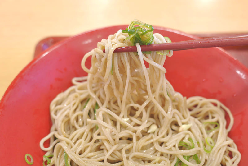 酸味激強なすだち果汁の効果で夏にピッタリな味わいに変化！