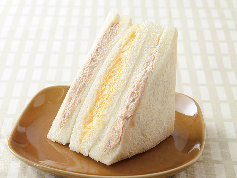 「盛りすぎ！ツナたまごサンド」(税込289円)