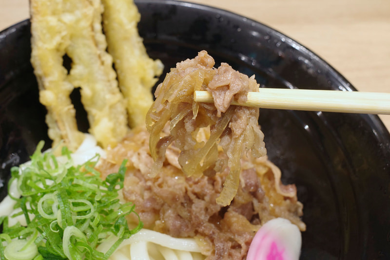 牛肉と玉ねぎはタレの味と素材の持つ旨味ともども激強！