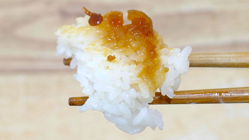 濃いめな味付けの油淋鶏とパスタは当然のごとく、ご飯との相性抜群!