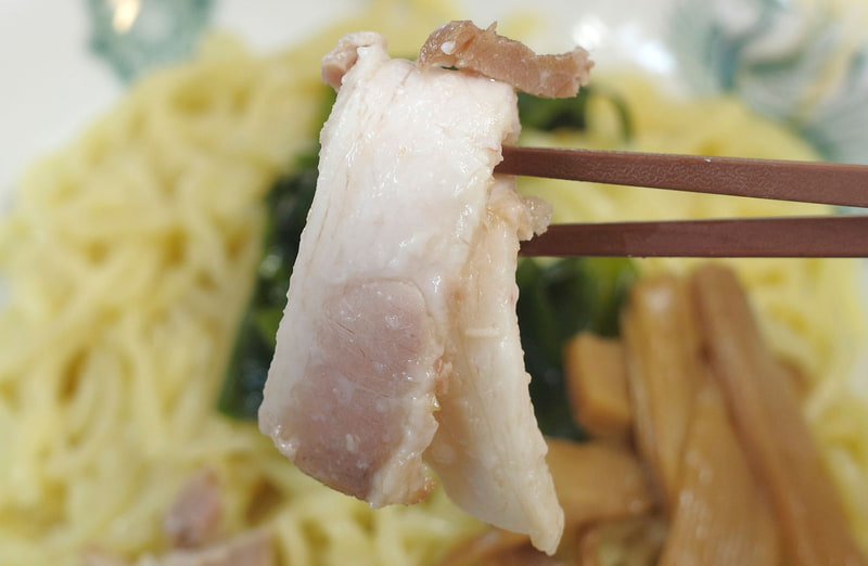 チャーシューは酒のアテにしたいと思うほどに旨味濃厚！