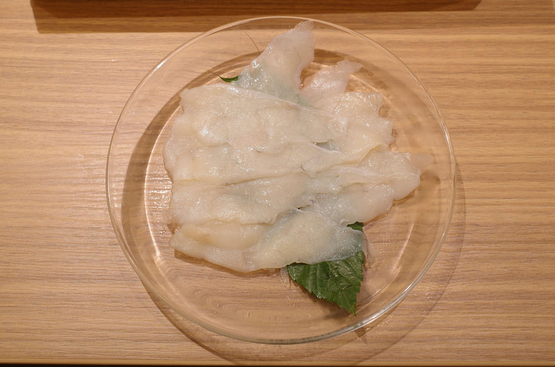 「さっぱりしゃぶしゃぶ 夏ふぐ」は思いのほかふぐの身のカットサイズがビッグ！